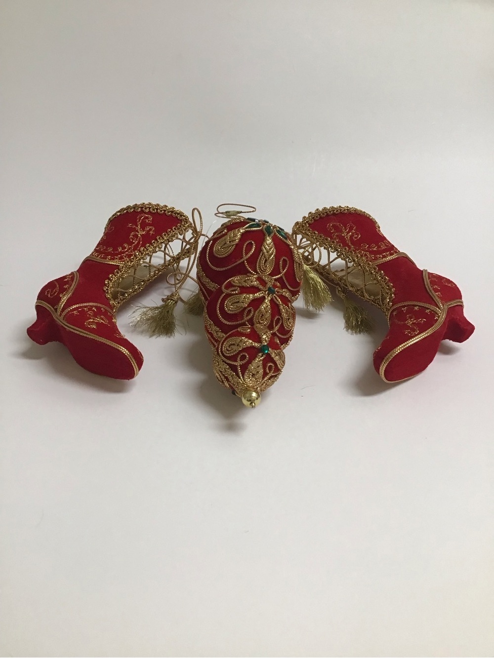 Victorian Look Christmas Tree Ornaments SET OF 3 Red Velvet Gold Trim Boots NEW - Picture 11 of 16